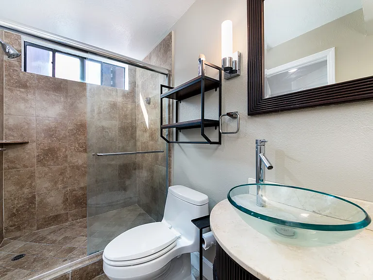 1633 S Bentley Ave #102 — Photo 16