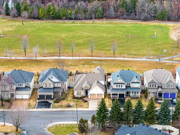 72 Riverstone Dr, Ottawa, ON K2J 5E6