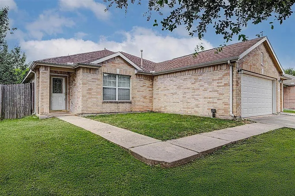 4 bed, 1825 sqft, $2,150 — Photo 2
