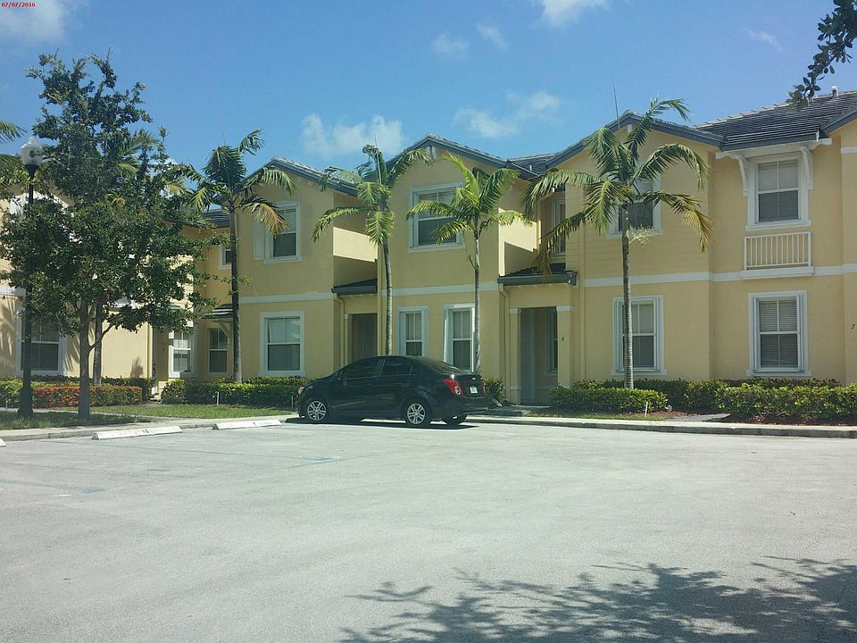 1st image of 3065 SE 1st Dr Unit 13