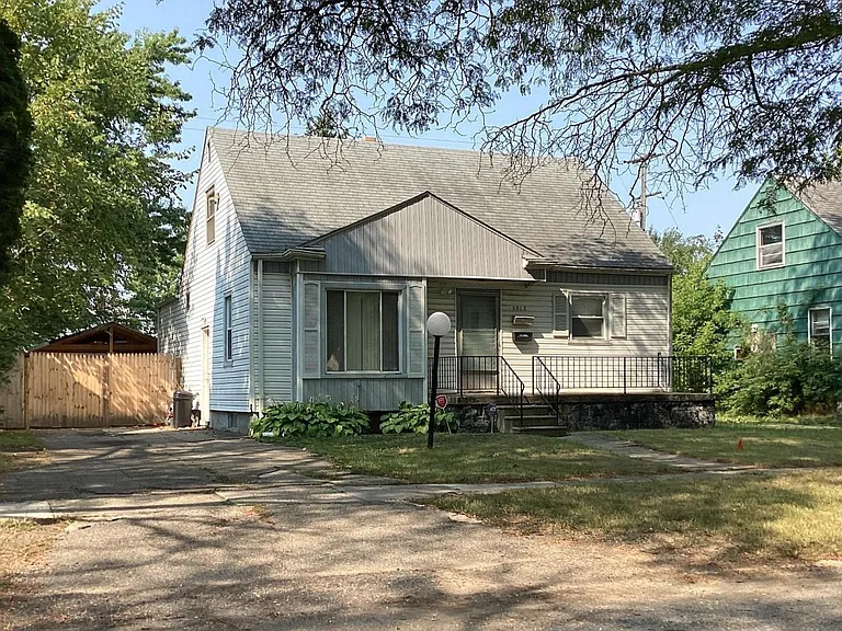 5813 Edwards Ave — Photo 1