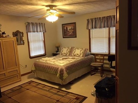 5th image of 386 Ashley Brook Dr