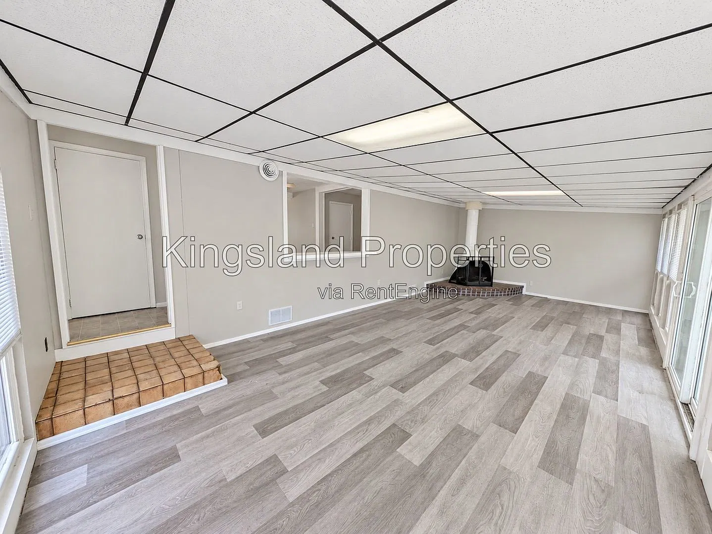 3 bed, 1.5 bath, 1445 sqft, $1,550 — Photo 2