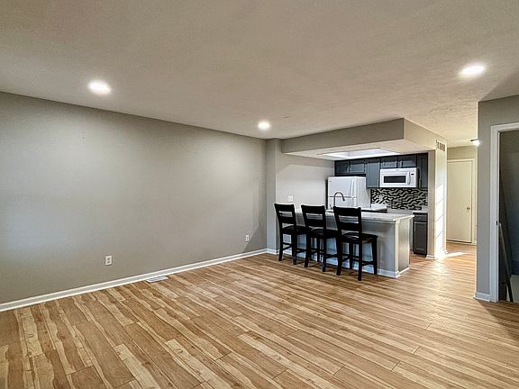 5th image of 6086 Southbay Dr