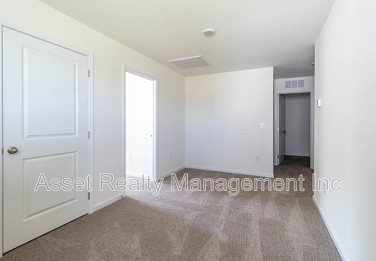 2063 Southwood Cir — Photo 29