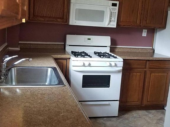 3rd image of 23 S Rodney Dr