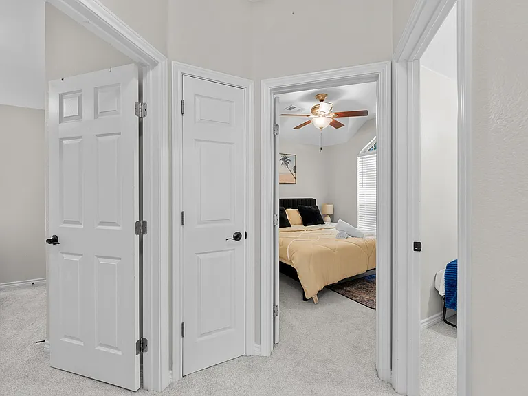 11350 Balcones Dr — Photo 9