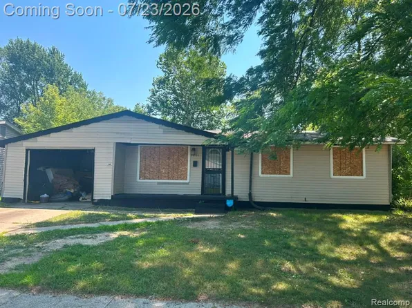 1201 Oleander Dr, Mount Morris, MI 48458