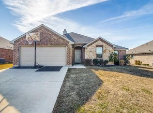 4915 Lakepark Dr, Sanger, TX 76266