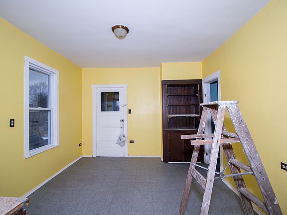 4th image of 166 E Kensington Ave