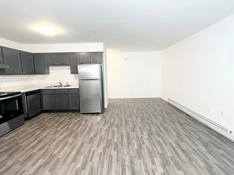 Sterling Troy Apartments — Photo 5