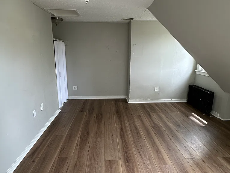 549 Valley St #B2 — Photo 3