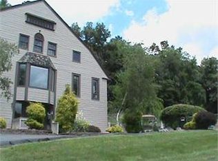 154 Sycamore Dr, Middletown, NY 10940