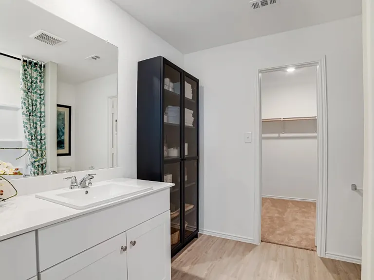 312 Bertram Oaks Dr — Photo 10