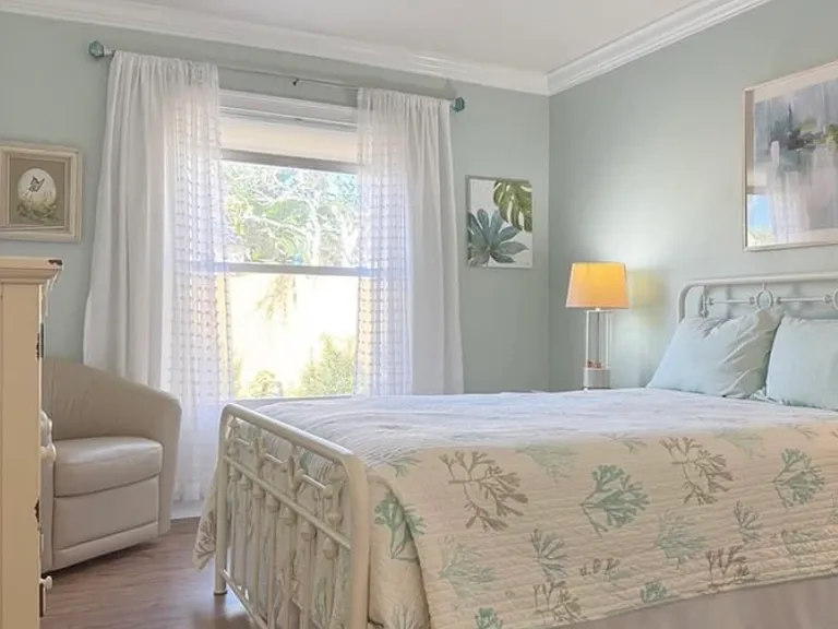 3352 Archer Ave — Photo 10