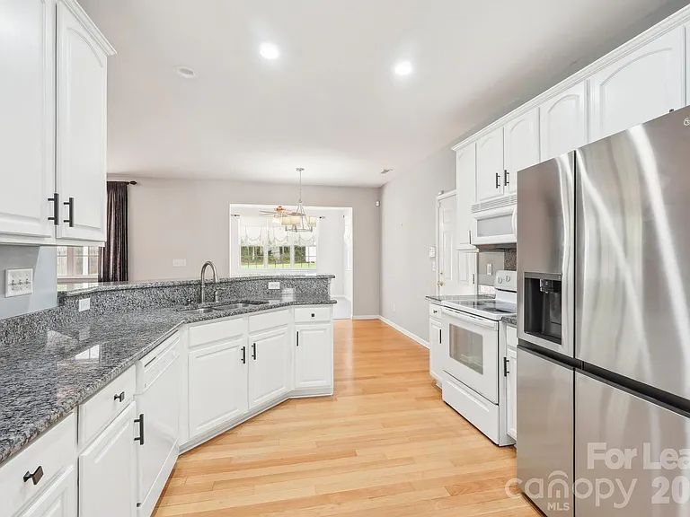 14417 Laurel Tree Ln — Photo 11