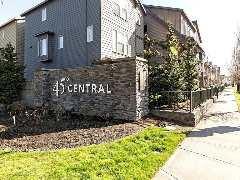 13905 SW Meridian St #310 — Photo 43