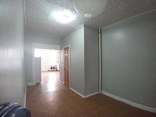 3rd image of 246 Nassau Ave #3R