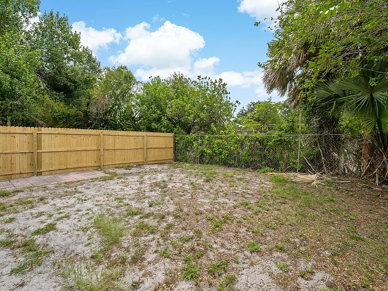 3810 S Randall St #B — Photo 46