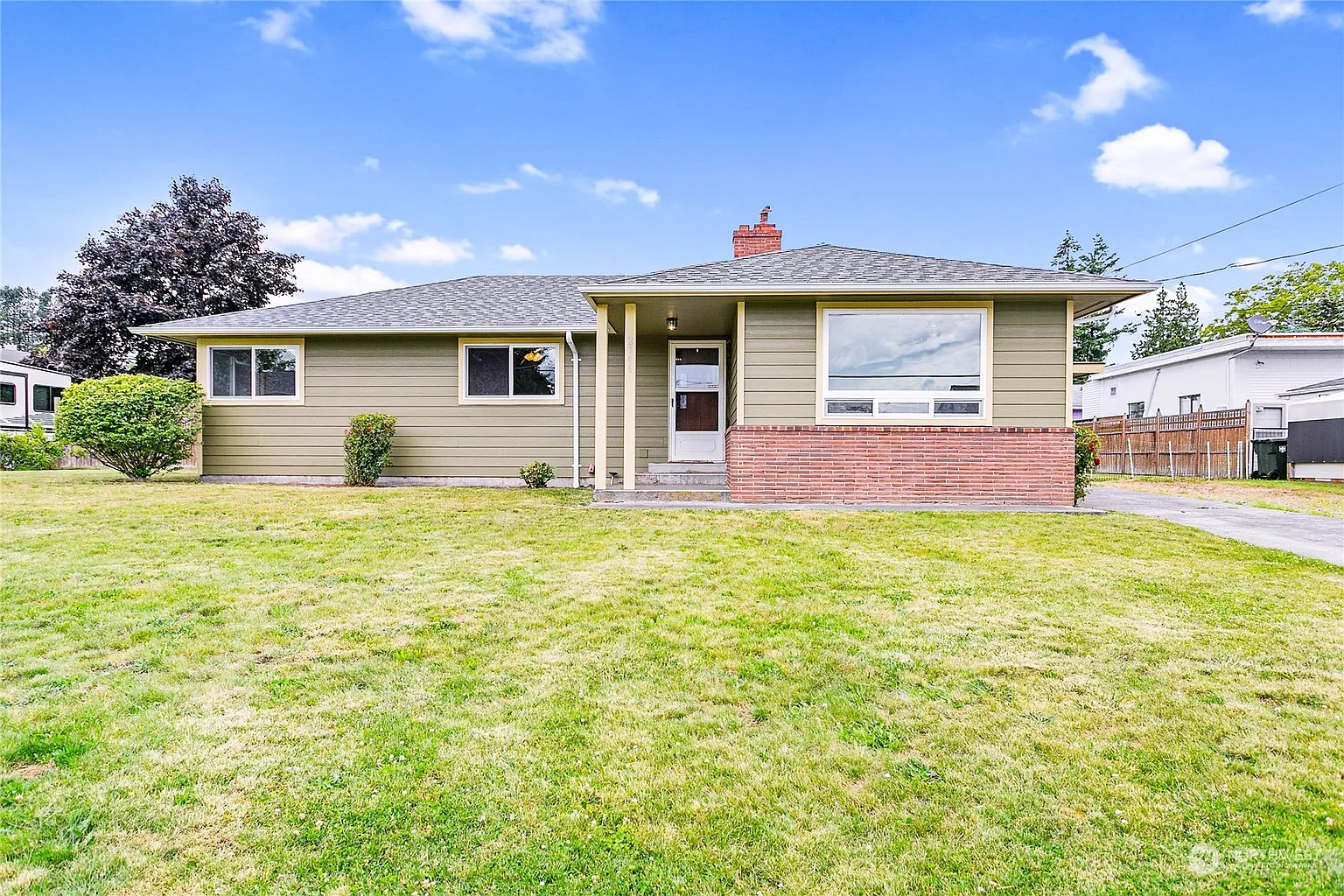 2146 Ferndale Terrace photo 1