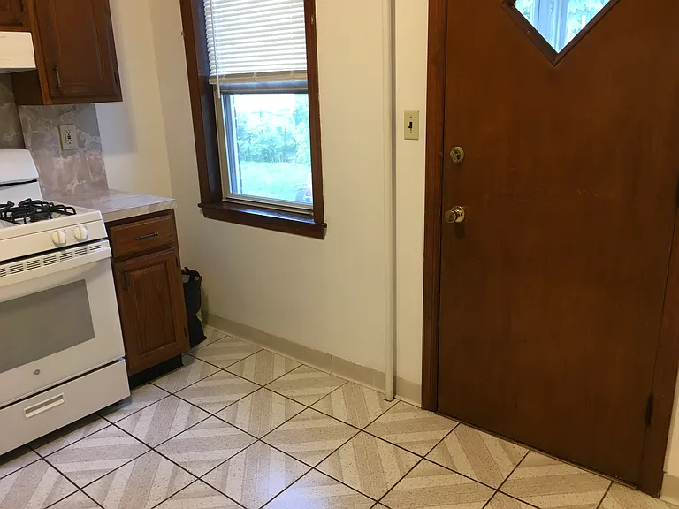 Tibbetts Rd — Photo 18