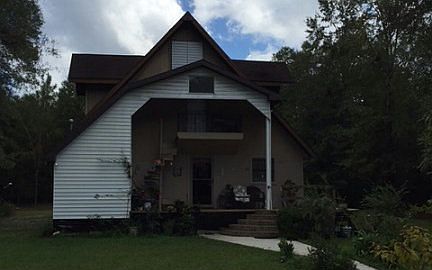 1st image of 290 NW Maxmore Dr