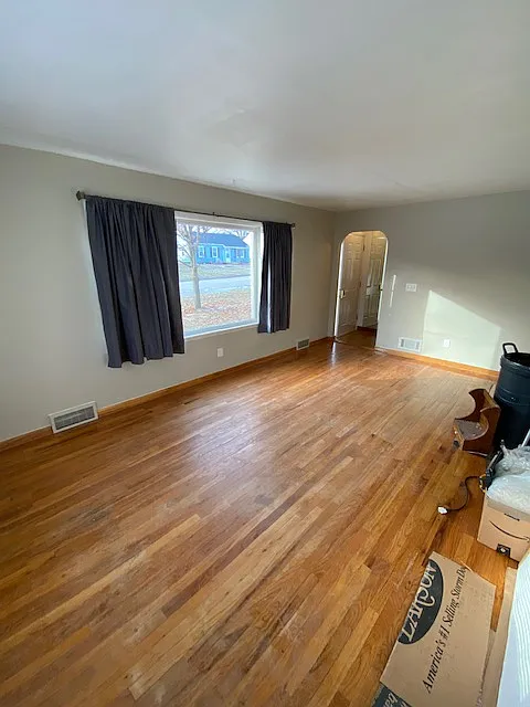 3 bed, 1.5 bath, 1600 sqft, $1,800 — Photo 3