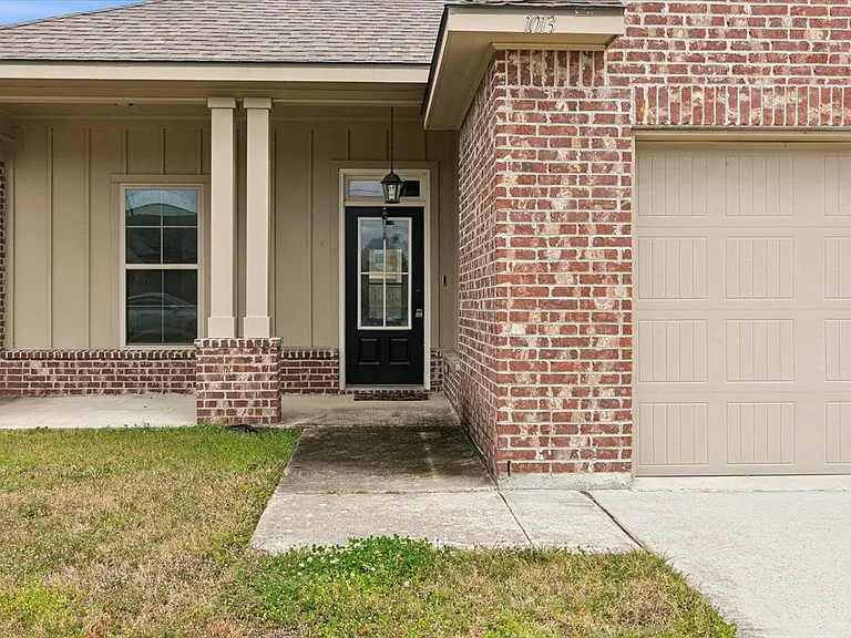 1013 Cypresswood — Photo 3