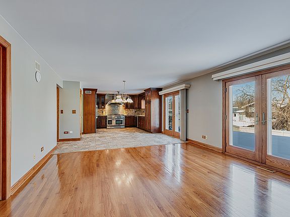 4th image of 8732 W Surrey Park