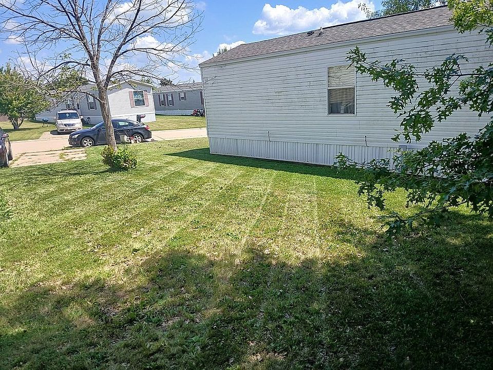 2nd image of 1884 Mary Dr
