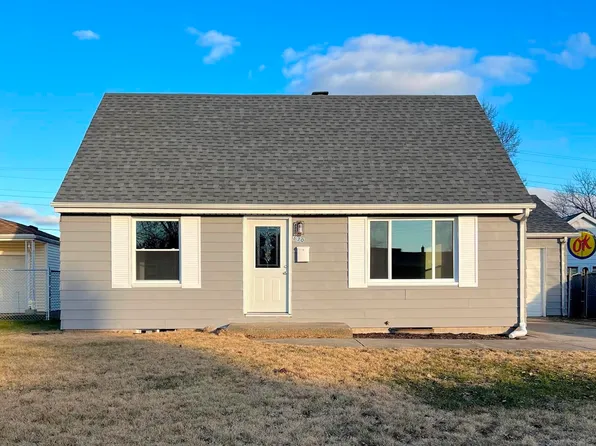 830 Greenview Ave, South Bend, IN 46619