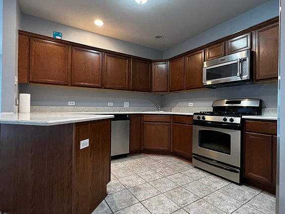 5th image of 9440 S 51st Ave APT 401