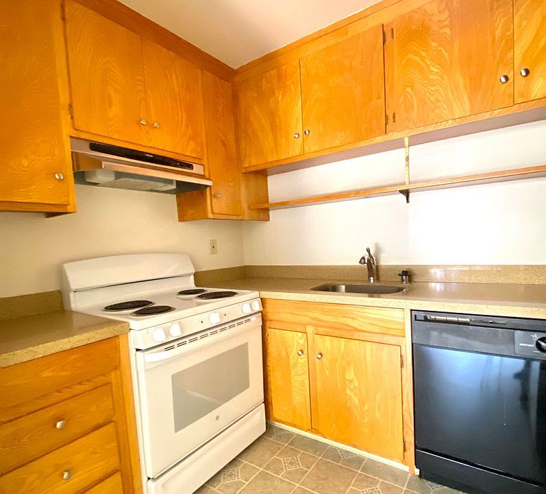 1st image of 2311 Carlmont Dr APT 7