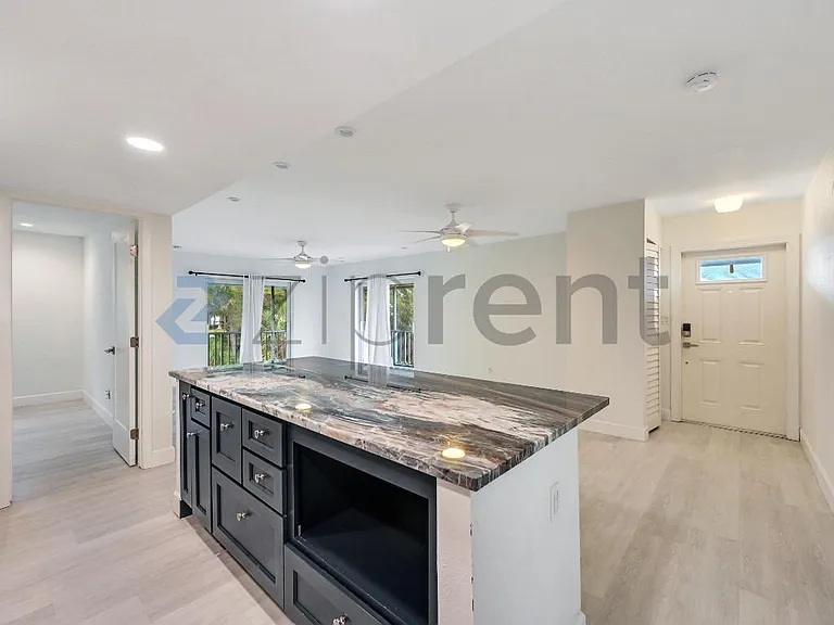 232 Palm Dr #6 — Photo 14