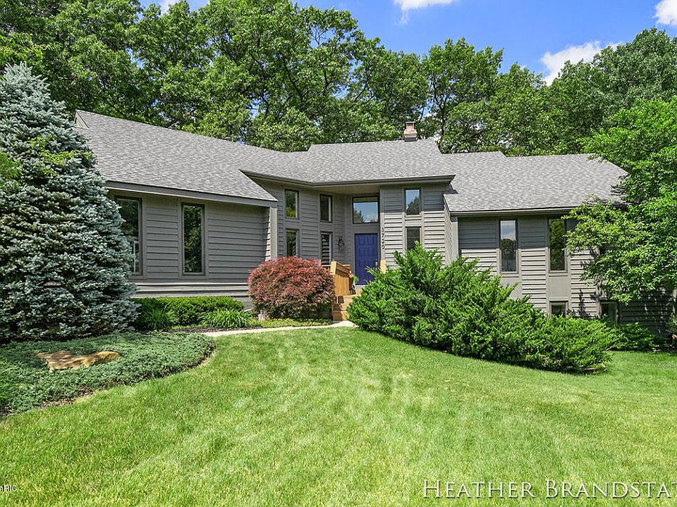 1st image of 3720 White Oak Ct SE