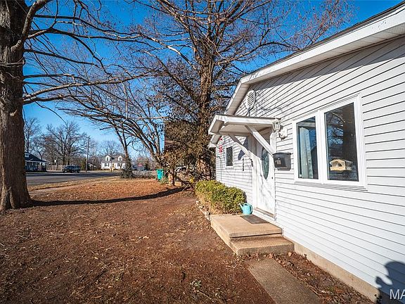 2nd image of 221 Watson Rd