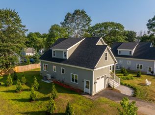 10 Gillis Dr UNIT 2, Kittery, ME 03904