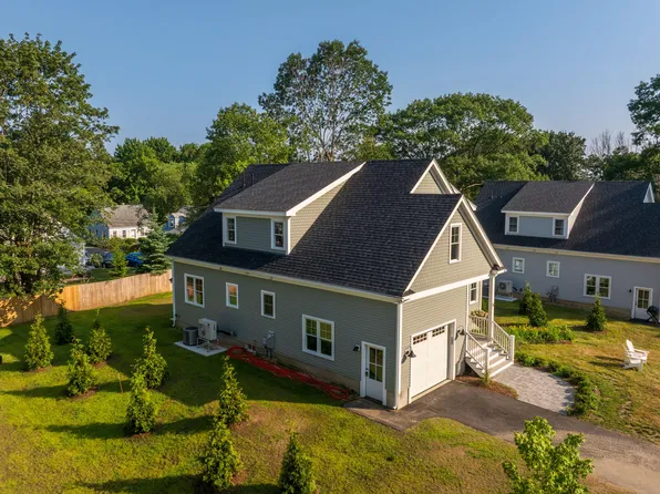 10 Gillis Drive #2, Kittery, ME 03904