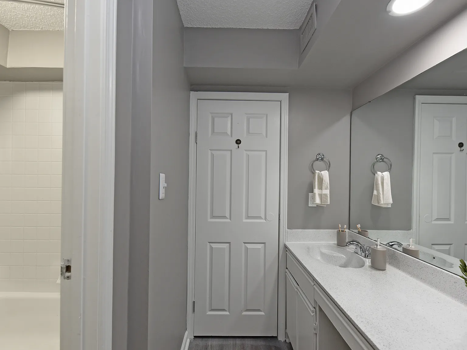 Colonial Estates — Photo 2