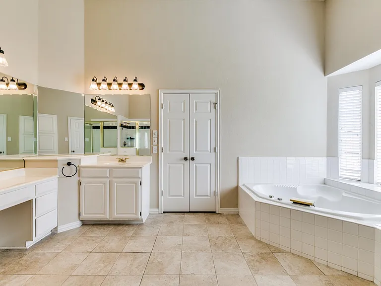 7309 Cody Ct — Photo 4
