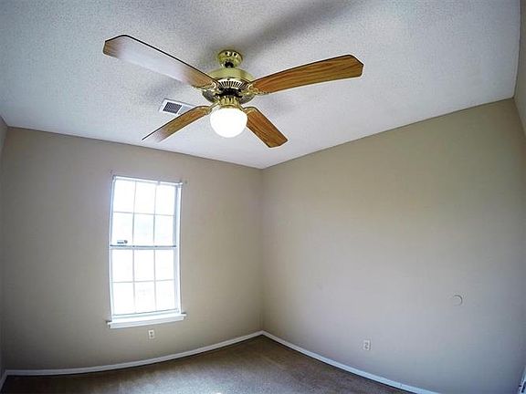 2nd image of 5808 Ashridge Pl