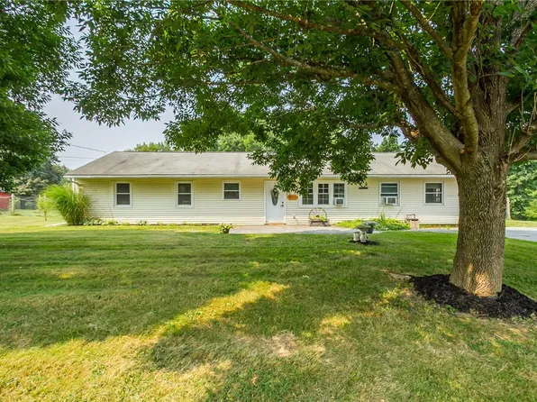 3724 Oakmount Rd, Bloomfield, NY 14469