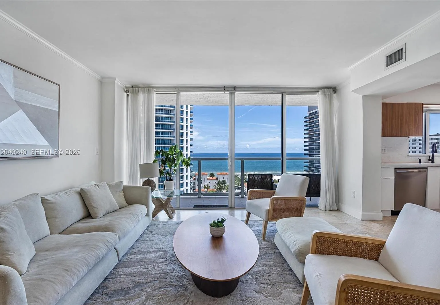 The Grandview Condo — Photo 3