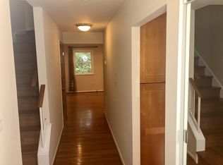 9206 Sprucewood Rd, Burke, VA 22015