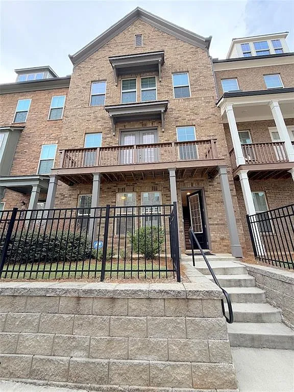 3 bed, 3.5 bath, 2525 sqft, $3,850 — Photo 1