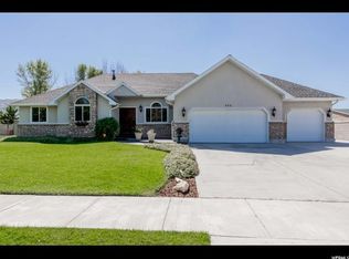 242 E Day Meadow Dr, Draper, UT 84020