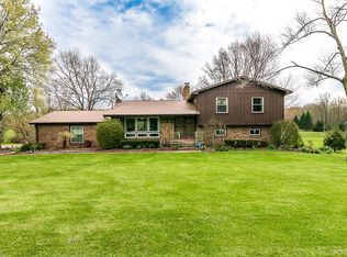 3687 Niles Carver Rd, Mineral Ridge, OH 44440