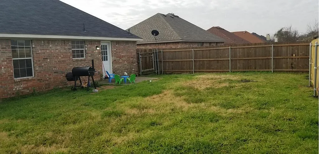 611 Oliver Ln — Photo 3