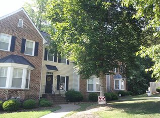2 Forest Glen Dr, Chapel Hill, NC 27517