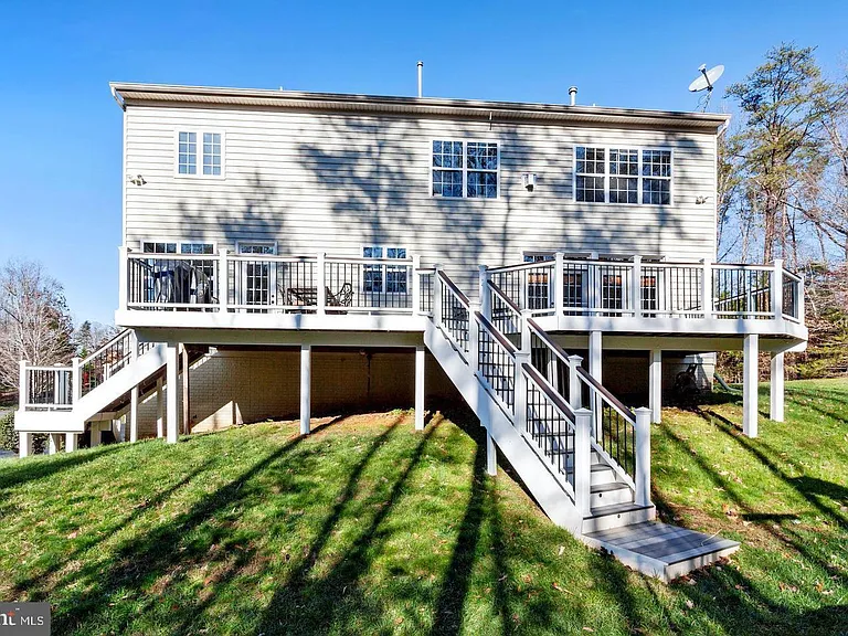 5401 Tomlinson Dr — Photo 2